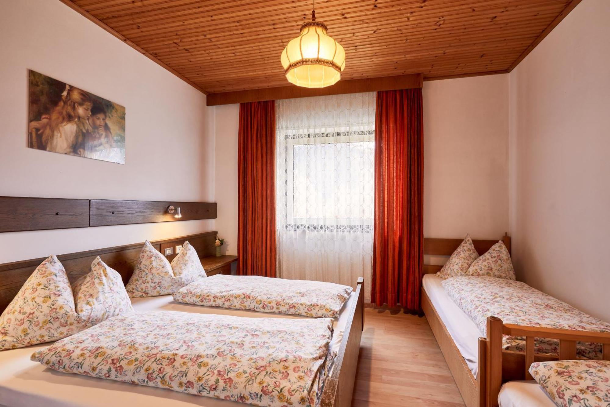 Ferienpension Zummüllerhof Natz-Schabs Habitación foto